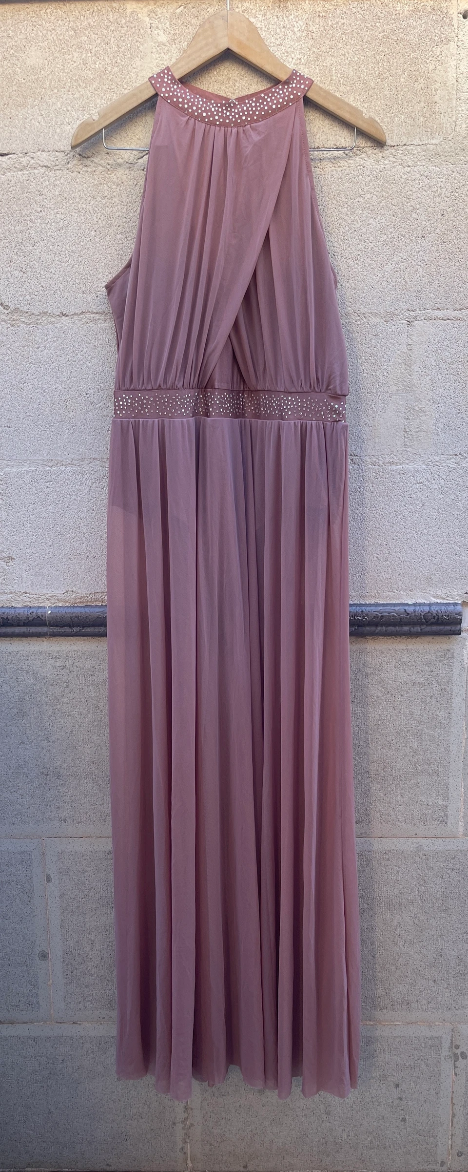 Vestido Largo • Gold Rose • Cuello Halter • Body Interior | Talla L – photo 2